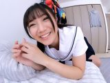 【VR】【8KVR】逸材発見！アイドル顔負けの笑顔に8頭身ボディ！大きなお尻に視線釘づけ…声のかわいい年下彼女は見つめ合いながらイクのが好き！ 谷村凪咲